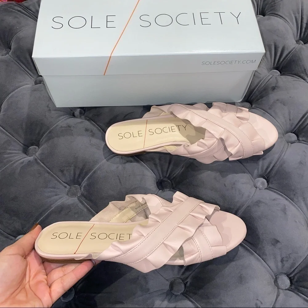 𝅺New Sole Society So Mandi Leather Sandals - Pink